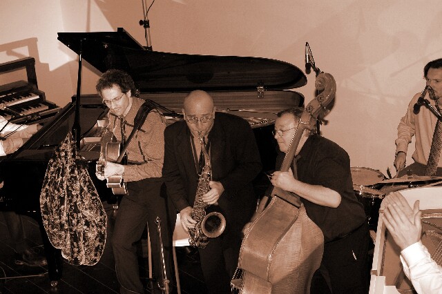 min 2006 12 16 beaune boogie 359 sepia